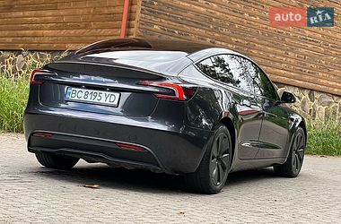 Седан Tesla Model 3 2025 в Самборе