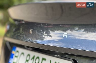 Седан Tesla Model 3 2025 в Самборе