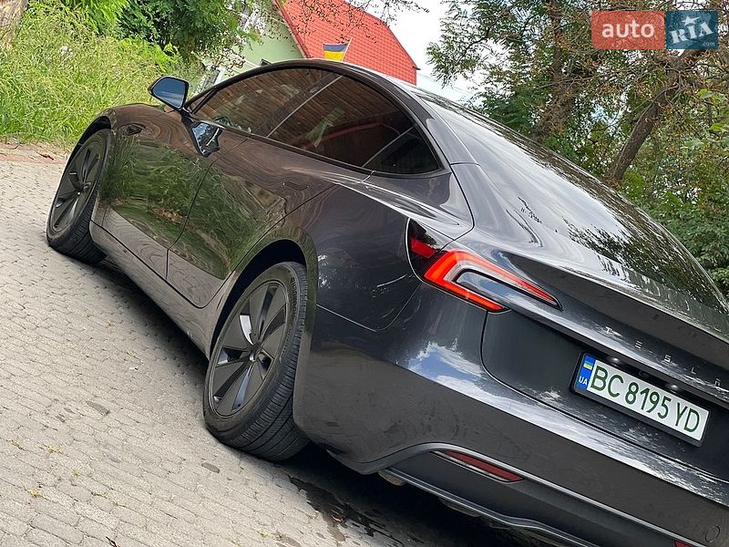 Седан Tesla Model 3 2025 в Самборе