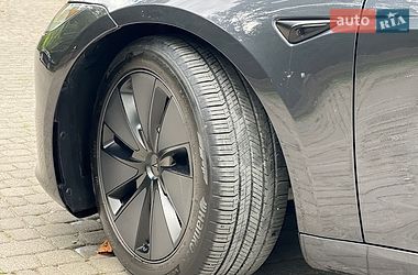 Седан Tesla Model 3 2025 в Самборе