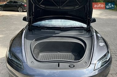 Седан Tesla Model 3 2025 в Самборе