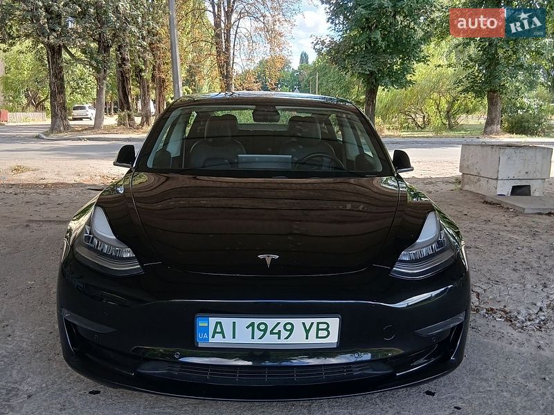 Tesla Model 3 2020