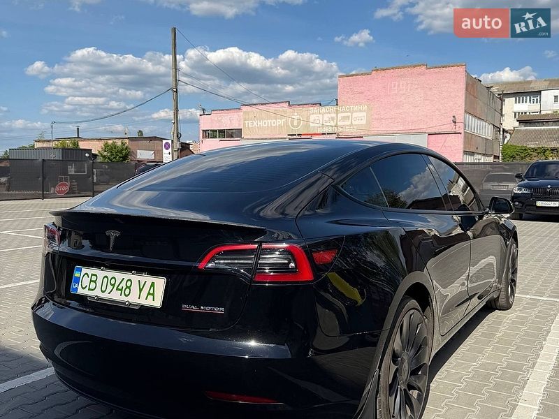Седан Tesla Model 3 2023 в Києві