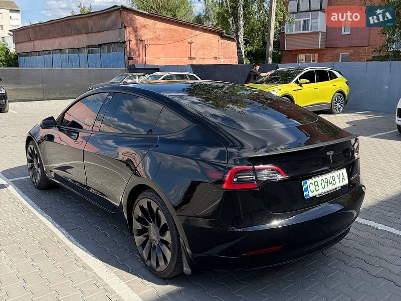 Седан Tesla Model 3 2023 в Києві