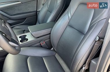 Седан Tesla Model 3 2023 в Києві