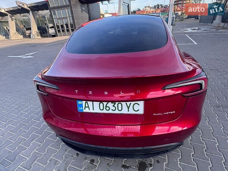 Седан Tesla Model 3 2024 в Києві