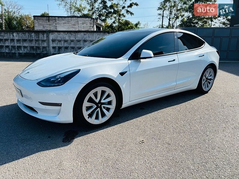 Седан Tesla Model 3 2021 в Покрові