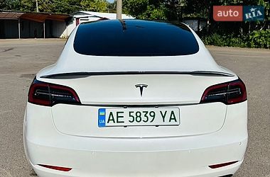Седан Tesla Model 3 2021 в Покрові