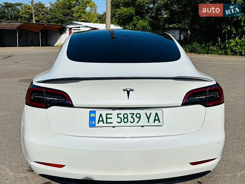 Седан Tesla Model 3 2021 в Покрові
