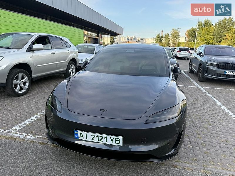 Седан Tesla Model 3 2024 в Києві