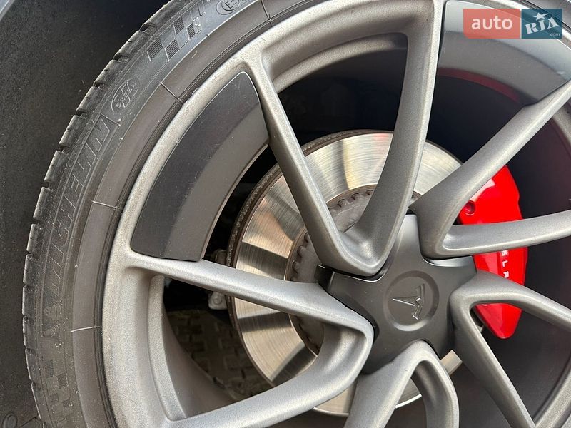 Седан Tesla Model 3 2024 в Києві