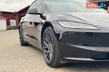 Седан Tesla Model 3 2024 в Львові
