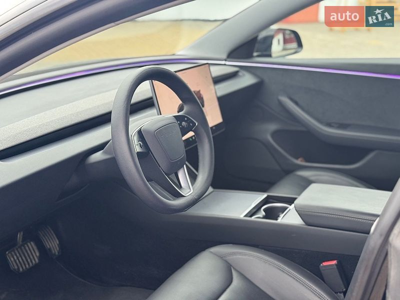 Седан Tesla Model 3 2024 в Львові