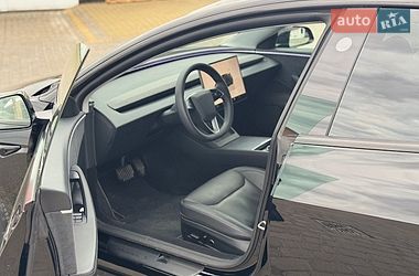 Седан Tesla Model 3 2024 в Львові