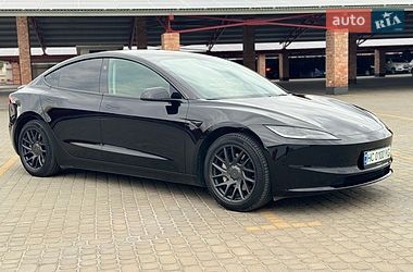 Седан Tesla Model 3 2024 в Львові