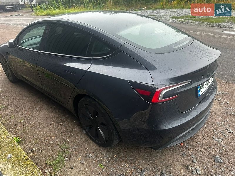 Седан Tesla Model 3 2024 в Рівному