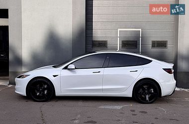 Седан Tesla Model 3 2024 в Києві