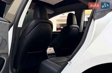Седан Tesla Model 3 2024 в Києві