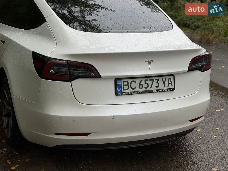Седан Tesla Model 3 2021 в Львові