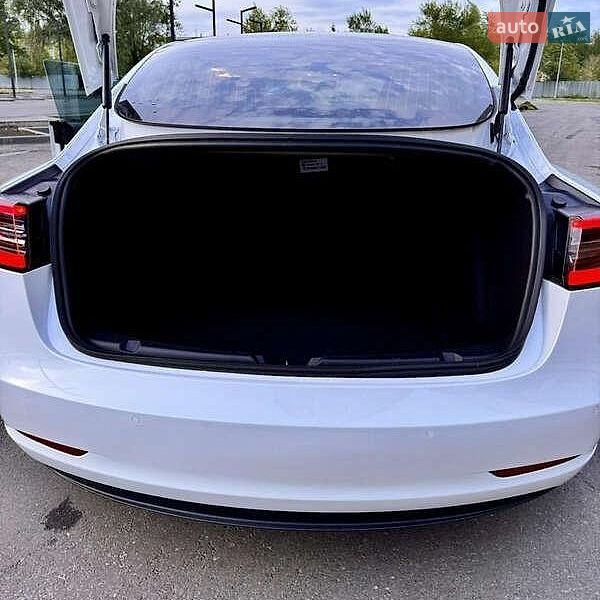 Седан Tesla Model 3 2019 в Львові фото 12 Седан Tesla Model 3 2019 в Львові