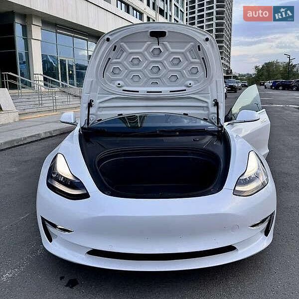 Седан Tesla Model 3 2019 в Львові фото 14 Седан Tesla Model 3 2019 в Львові