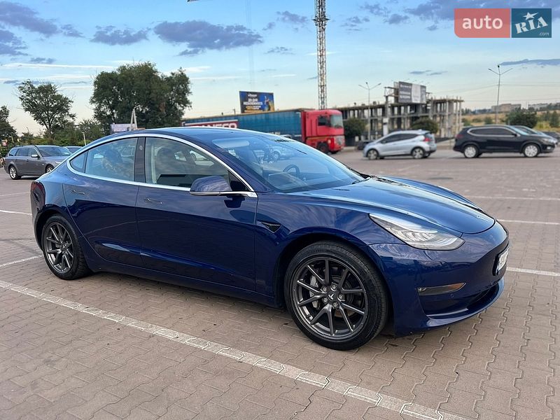 Седан Tesla Model 3 2018 в Софиевской Борщаговке