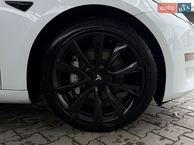 Седан Tesla Model 3 2018 в Ирпене