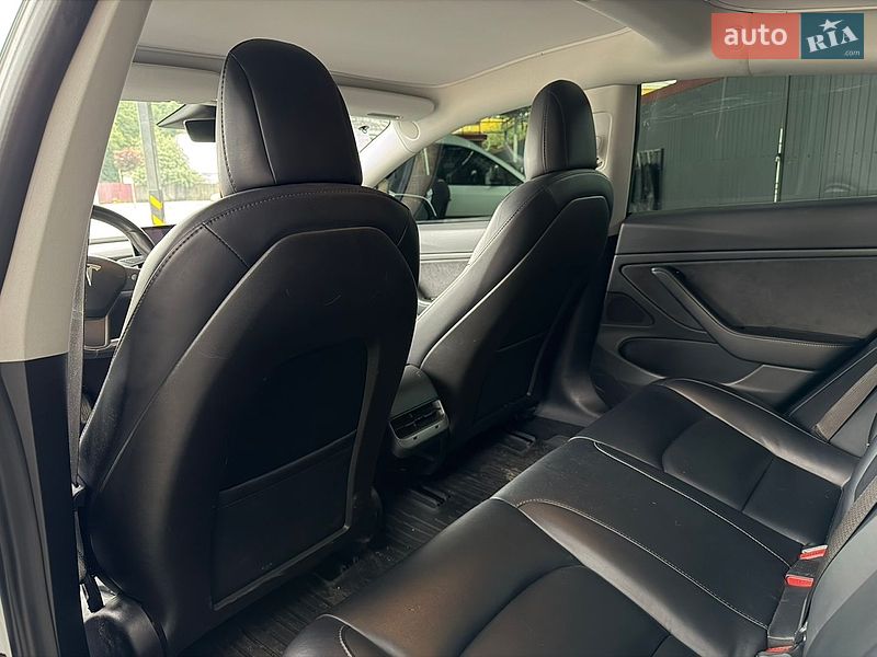 Седан Tesla Model 3 2018 в Ирпене