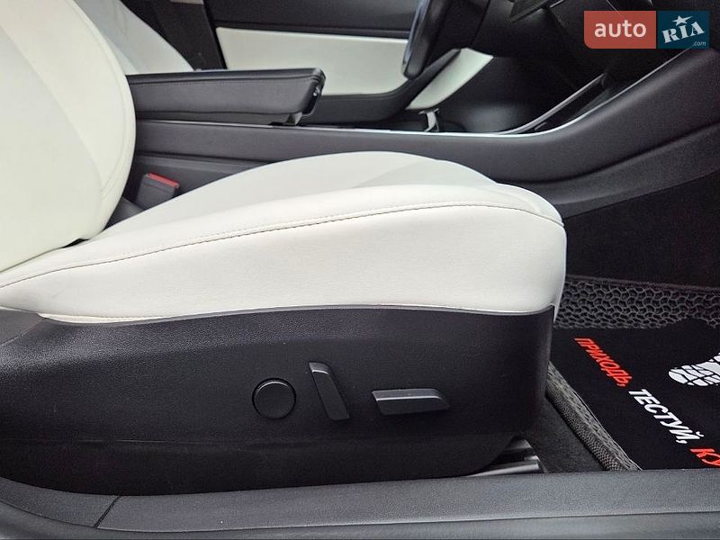 Седан Tesla Model 3 2019 в Хмельницком