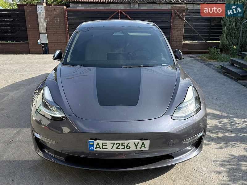 Седан Tesla Model 3 2023 в Днепре