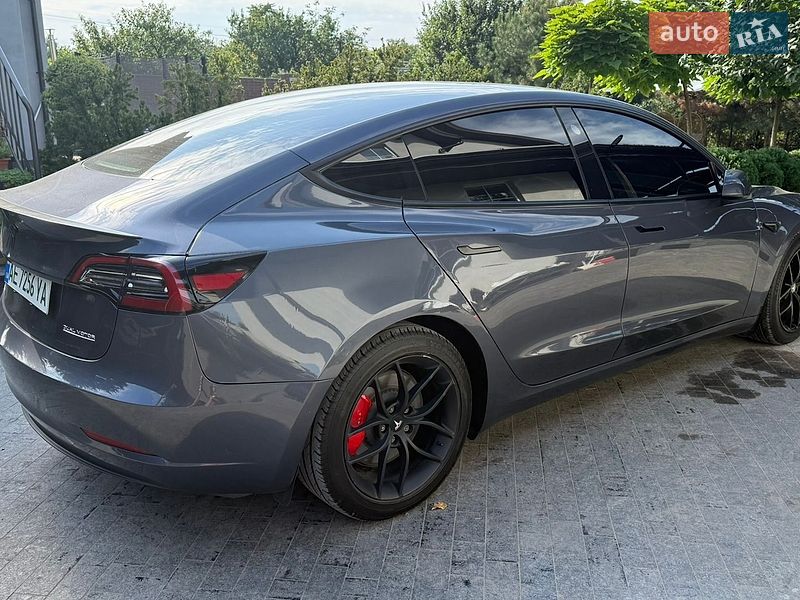 Седан Tesla Model 3 2023 в Днепре