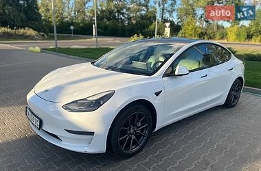 Седан Tesla Model 3 2021 в Киеве
