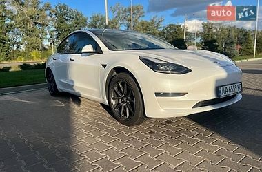 Седан Tesla Model 3 2021 в Києві