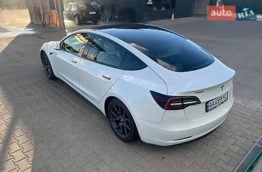 Седан Tesla Model 3 2021 в Киеве
