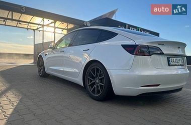 Седан Tesla Model 3 2021 в Києві
