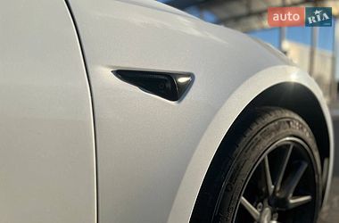 Седан Tesla Model 3 2021 в Києві