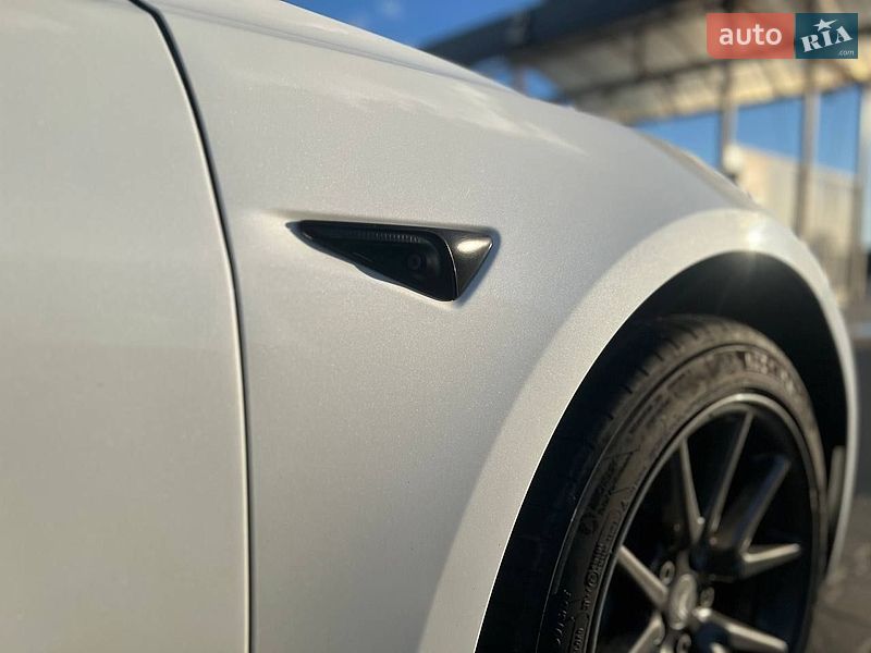 Седан Tesla Model 3 2021 в Києві