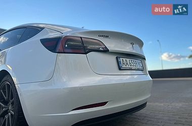 Седан Tesla Model 3 2021 в Киеве