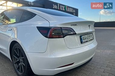 Седан Tesla Model 3 2021 в Киеве