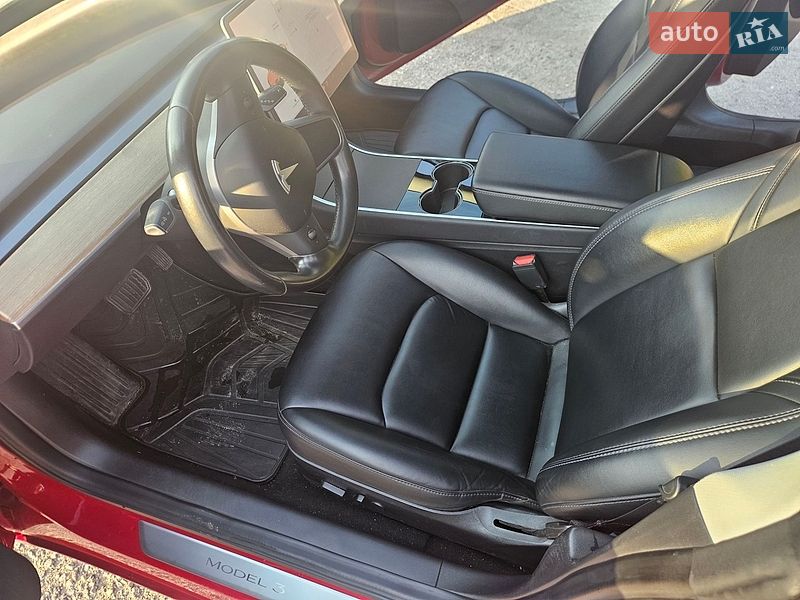 Седан Tesla Model 3 2019 в Харкові