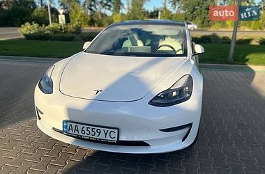 Седан Tesla Model 3 2021 в Киеве
