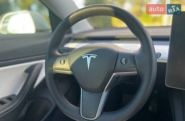 Седан Tesla Model 3 2021 в Киеве