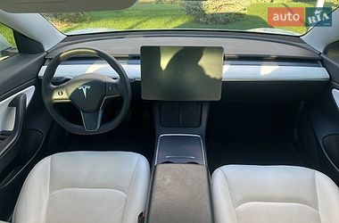 Седан Tesla Model 3 2021 в Киеве