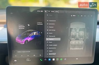 Седан Tesla Model 3 2021 в Киеве