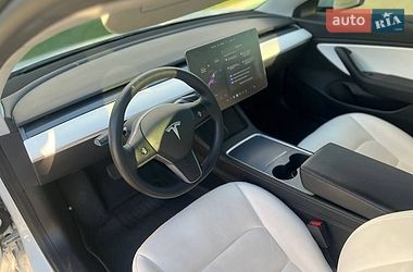 Седан Tesla Model 3 2021 в Киеве