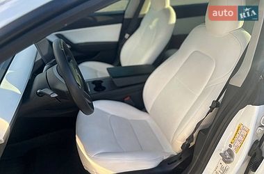 Седан Tesla Model 3 2021 в Києві