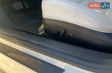 Седан Tesla Model 3 2021 в Киеве