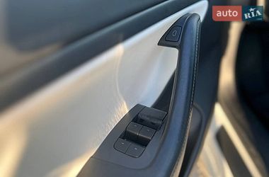 Седан Tesla Model 3 2021 в Киеве
