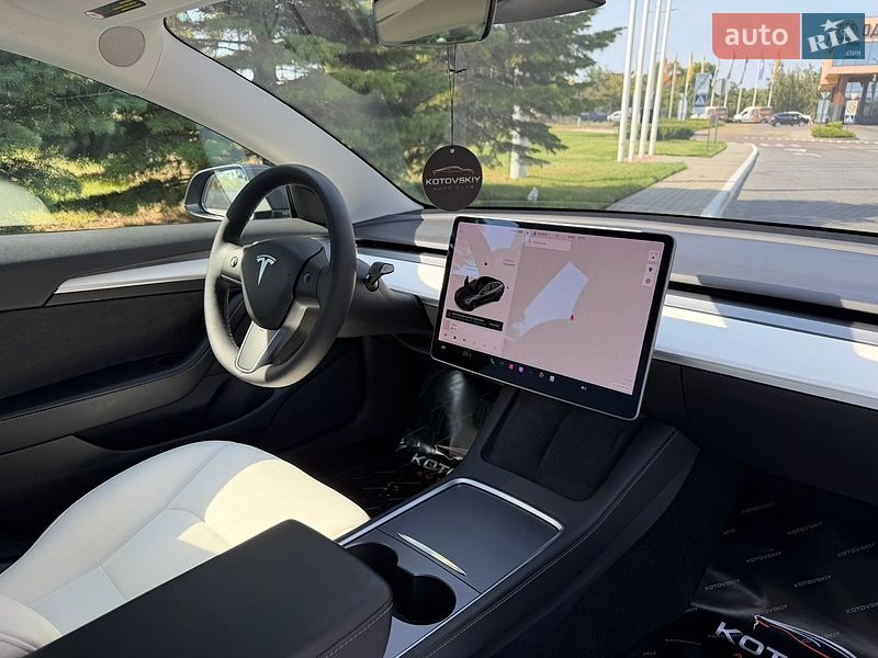Седан Tesla Model 3 2021 в Одесі