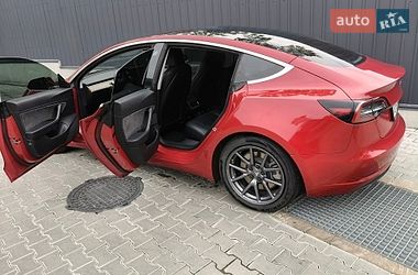 Седан Tesla Model 3 2018 в Луцке